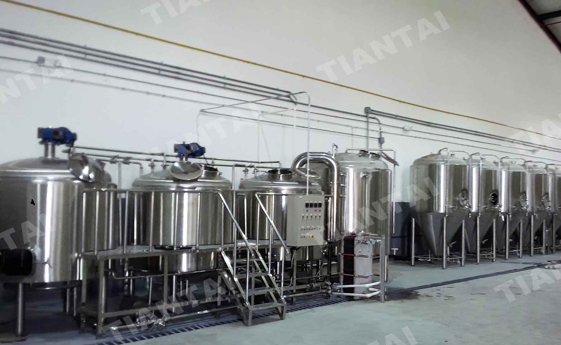 The 2000L three vessel brewery equipment installed in Panama